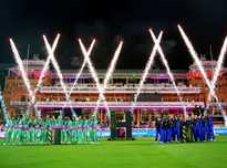 凰的突然退 凰的突然退